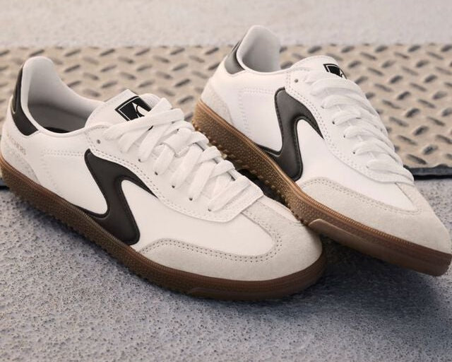 Casual_Sneakers_1.jpg